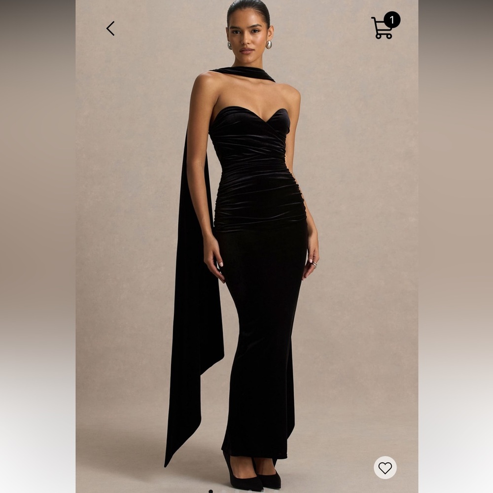 CLUB LONDON VELVET Black Evening Gown